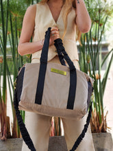 Cargar imagen en el visor de la galería, Bolso Alice Beige/Negro - L
