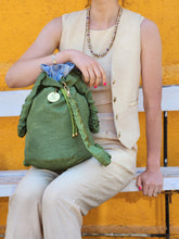 Cargar imagen en el visor de la galería, Bolso Reversible Elena Celeste/Verde - M
