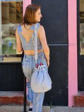 Cargar imagen en el visor de la galería, Bolso Reversible Elena Rojo/Plateado - M
