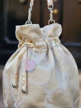 Cargar imagen en el visor de la galería, Bolso Reversible Claire Snow White
