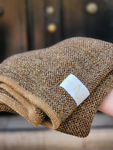 Cargar imagen en el visor de la galería, Echarpe tejido Mocha Golden
