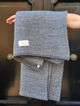 Cargar imagen en el visor de la galería, Echarpe Tejido Grey Silver
