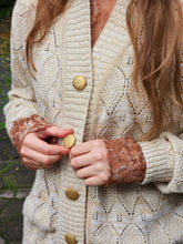 Cargar imagen en el visor de la galería, Cárdigan Alpaca Sand Golden
