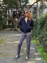 Cargar imagen en el visor de la galería, Chaqueta Bomber Lanilla Navy Clásico
