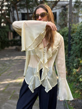 Cargar imagen en el visor de la galería, Blusa Caracol Soft Butter

