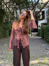 Cargar imagen en el visor de la galería, Blusa Caracol Moka Veil
