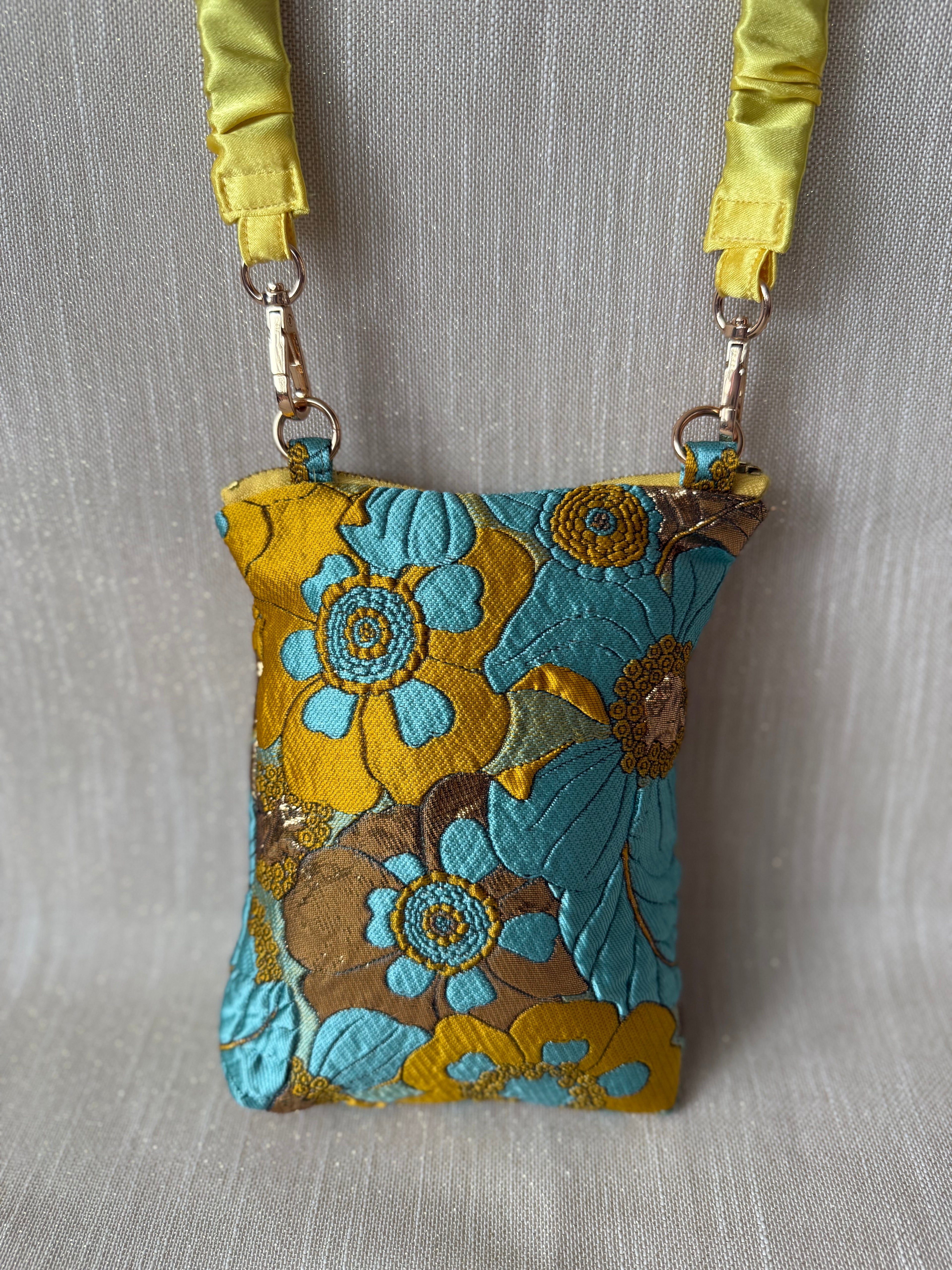 Bolso Petit Flores Amarillo
